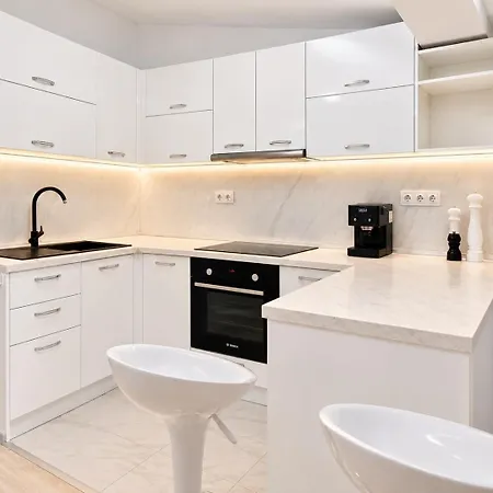 Spacious W/ Space For 6 Guests Апартаменты