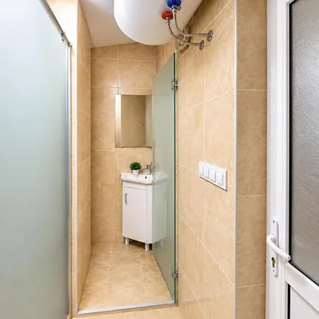 Spacious W/ Space For 6 Guests Апартаменты